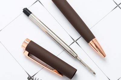 Metal rotating ballpoint pen spray glue gift metal pen wholesale advertising pen custom logo (6)