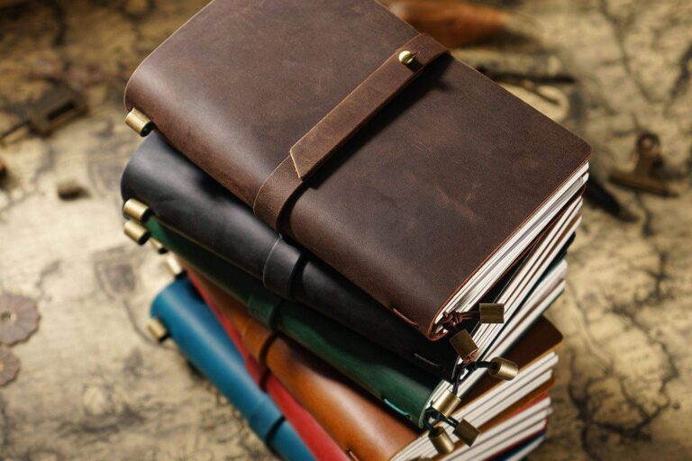 Custom Different Size Premium Leather Notebook (1) Custom premium leather notebook in different sizes