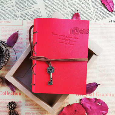 Wholesale vintage A5 magnetic traveler leather notebook
