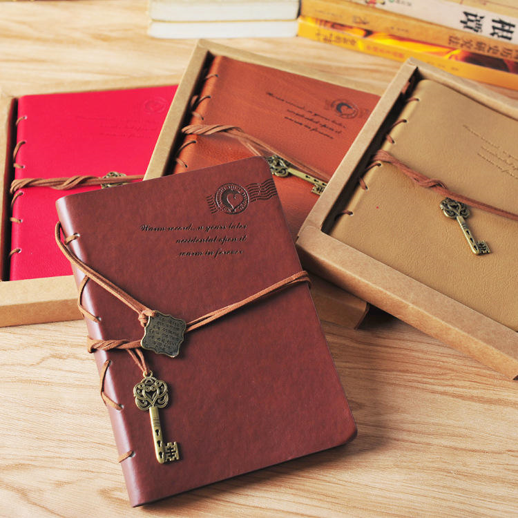 Wholesale vintage A5 magnetic traveler leather notebook