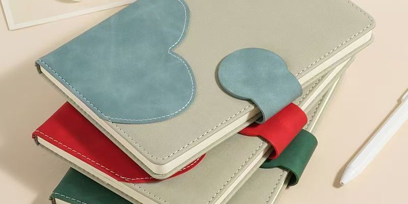 A5 creative diary with heart-shaped buckle